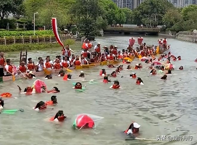 龙舟翻2条翻船原因离谱这下要被嘲笑了pg电子入口猎德村的船翻了！3条新(图8)